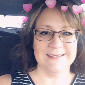 Meet your Posher, Elaine